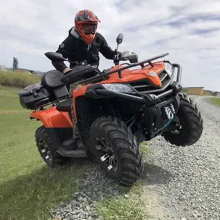 度假居 Red Brick & Quad Tours Near Kozara