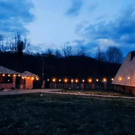 Red Brick & Quad Tours Near Kozara 펜션 Milivojci