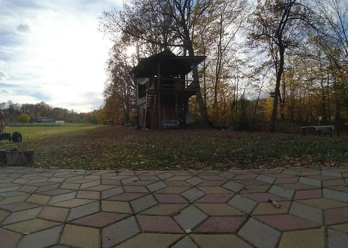 度假居 Red Brick Borkovici